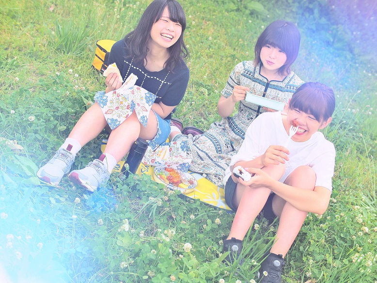 リーガルリリー アー写(BIOTOPE-